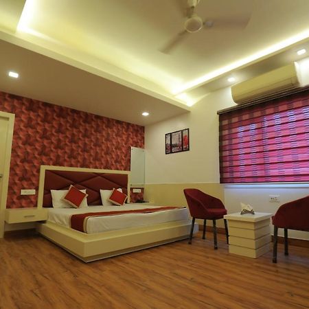 Hotel Sahib'S Red Carpet - The Family & Corporate Hotel Agra  Exterior photo