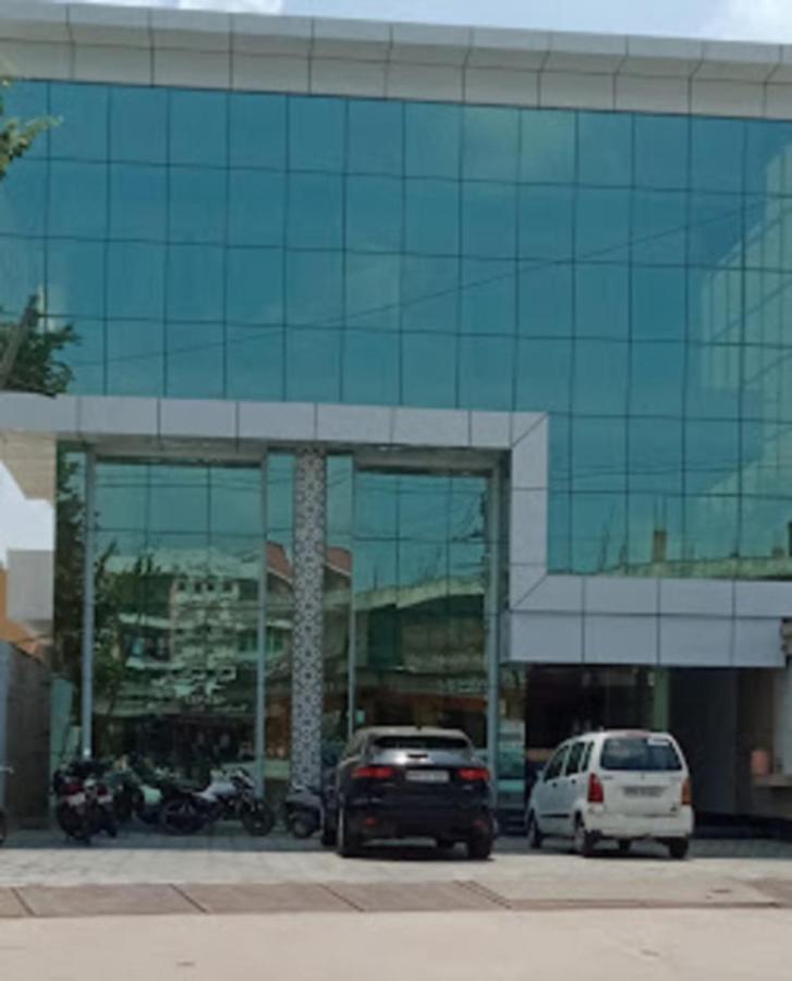 Hotel Sahib'S Red Carpet - The Family & Corporate Hotel Agra  Exterior photo