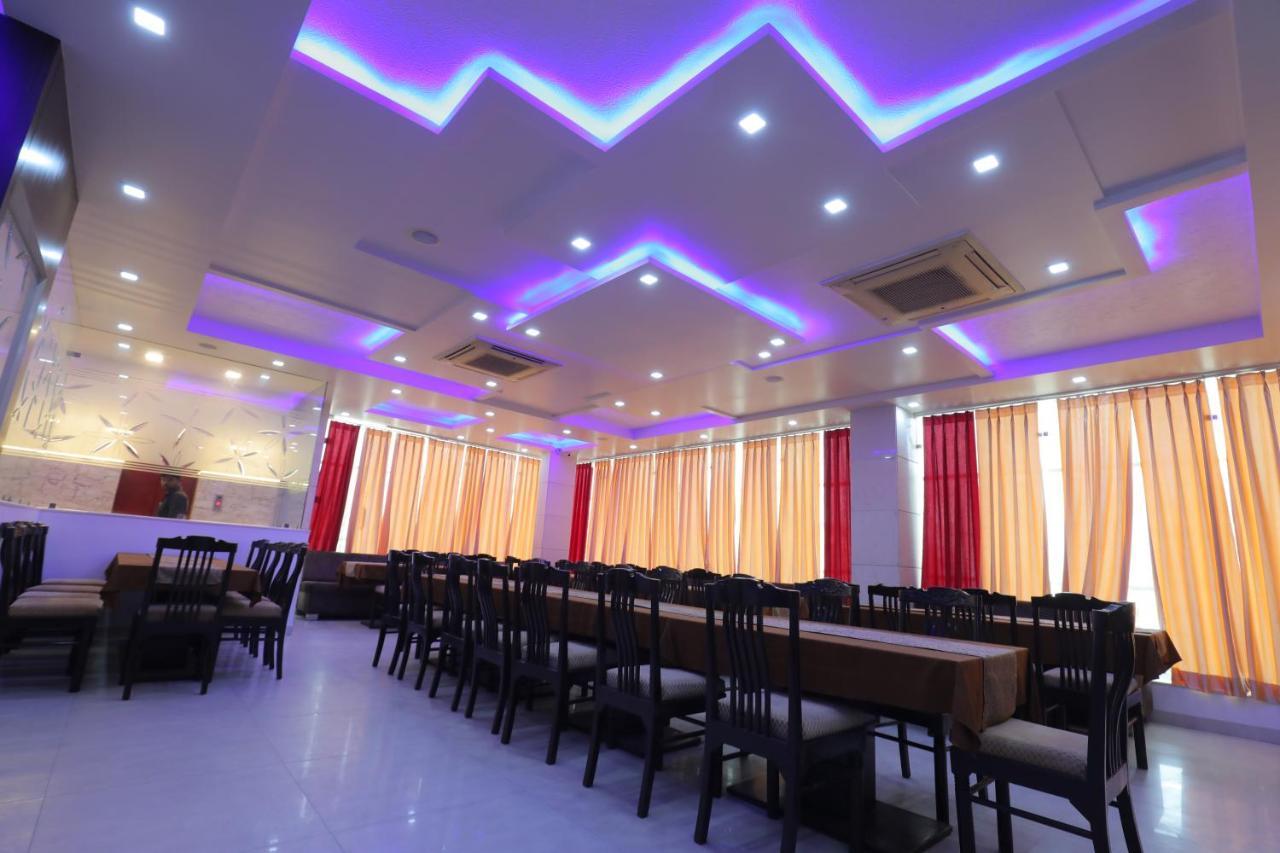 Hotel Sahib'S Red Carpet - The Family & Corporate Hotel Agra  Exterior photo