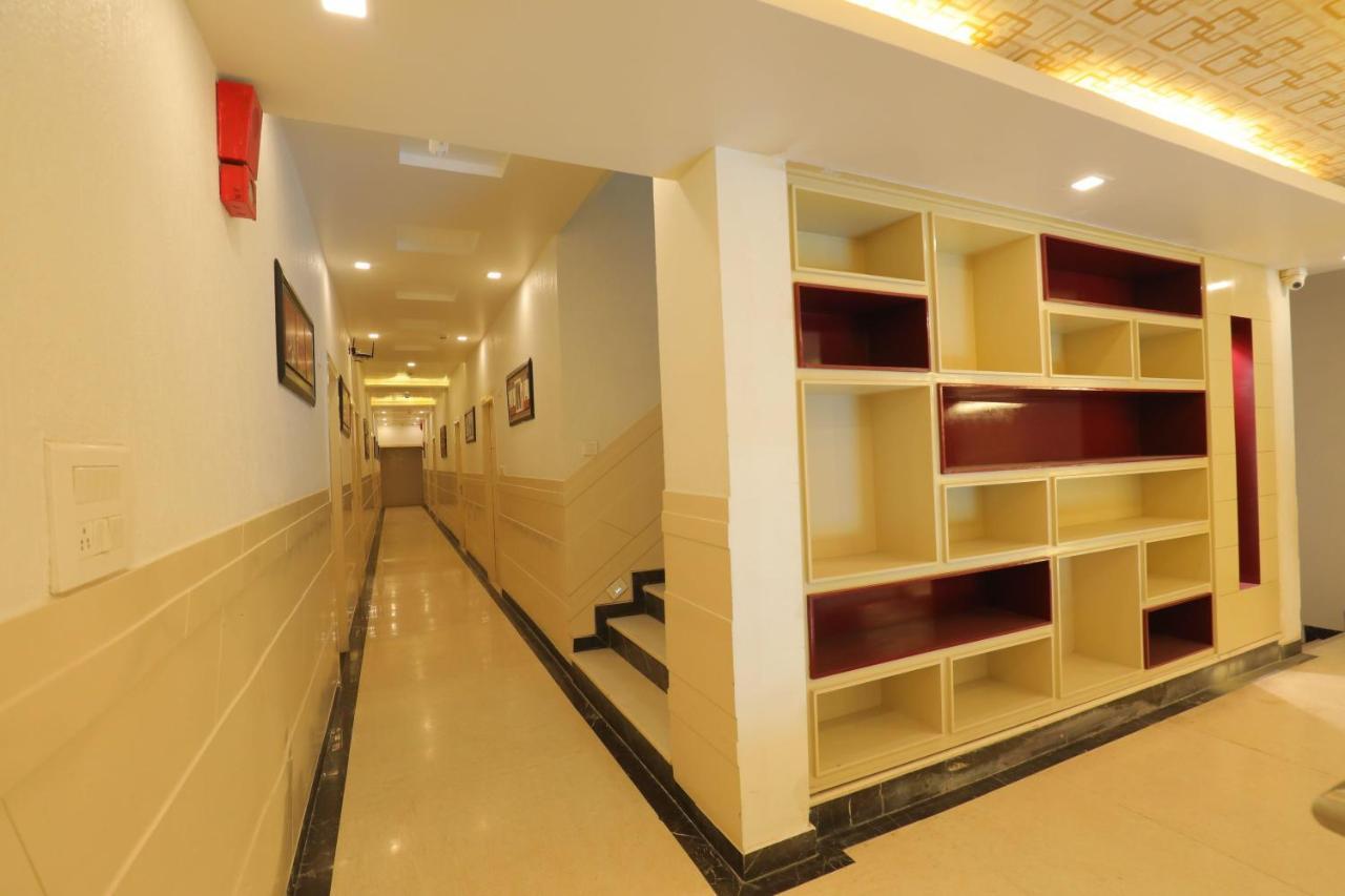 Hotel Sahib'S Red Carpet - The Family & Corporate Hotel Agra  Exterior photo