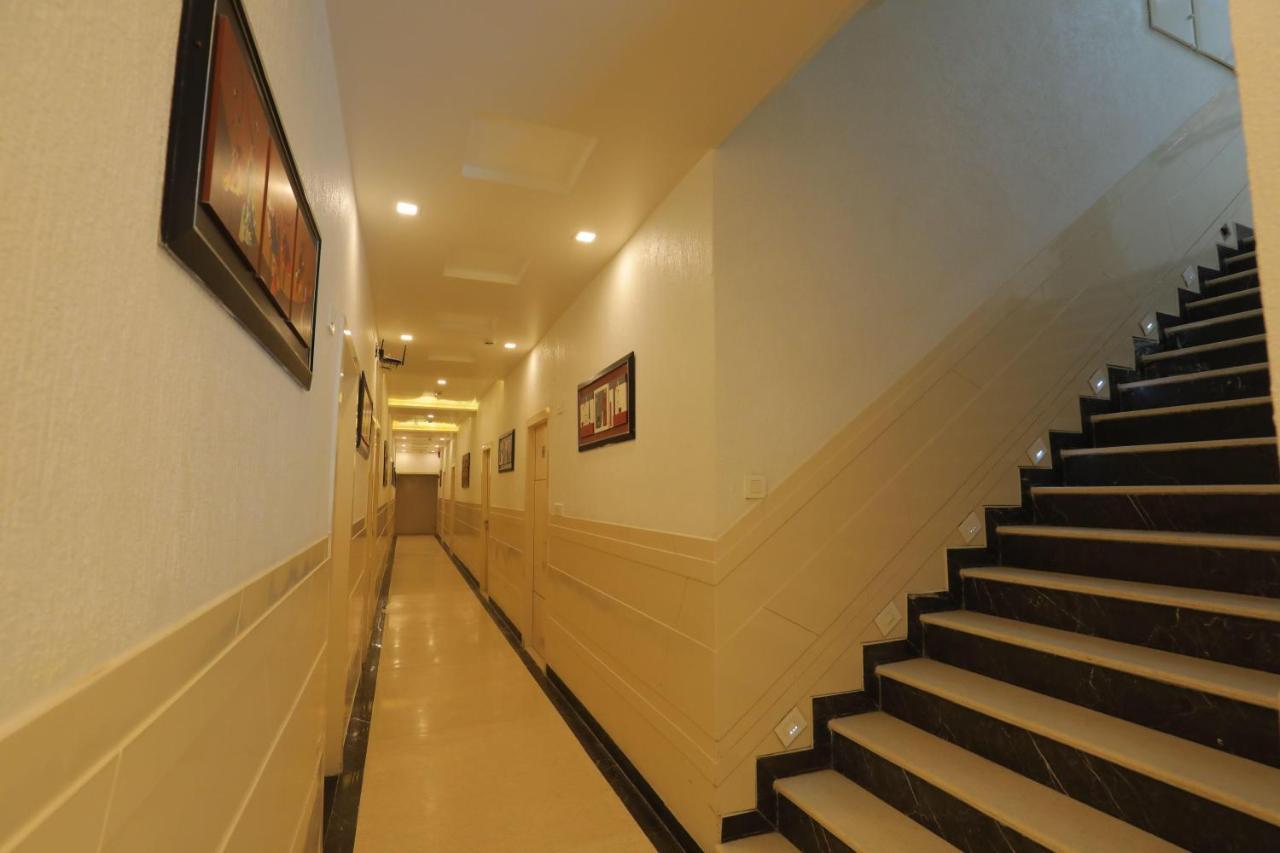 Hotel Sahib'S Red Carpet - The Family & Corporate Hotel Agra  Exterior photo