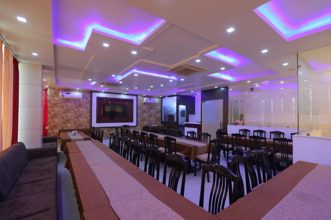 Hotel Sahib'S Red Carpet - The Family & Corporate Hotel Agra  Exterior photo