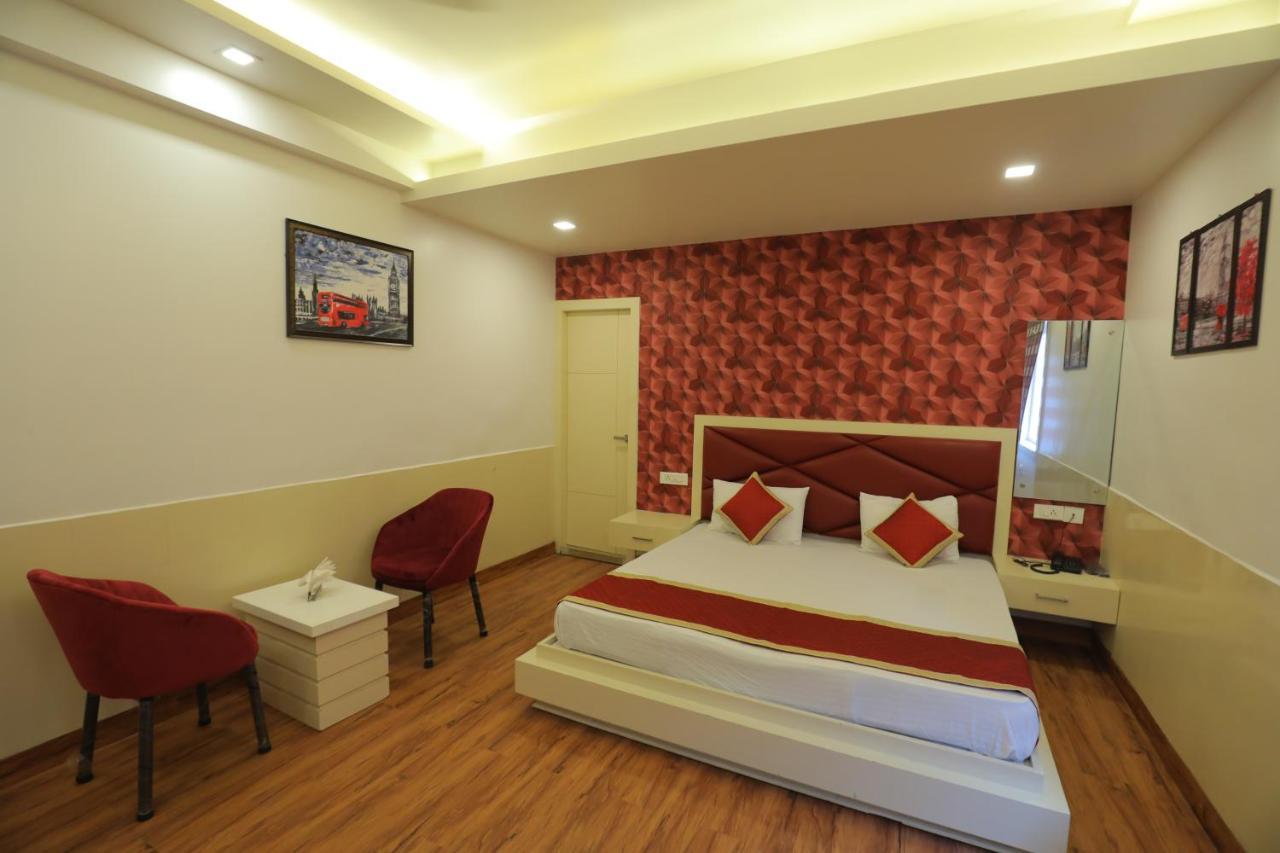 Hotel Sahib'S Red Carpet - The Family & Corporate Hotel Agra  Exterior photo